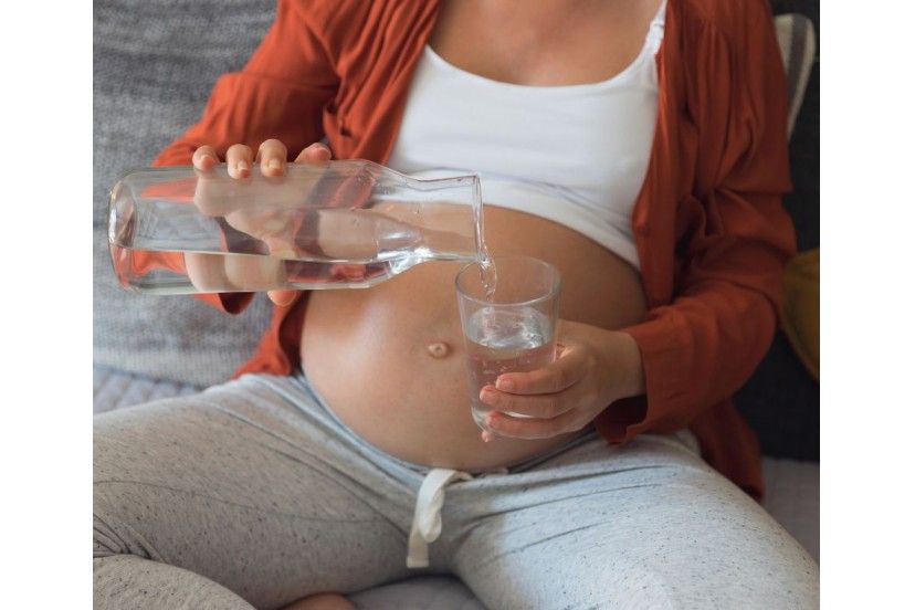 Conseils essentiels pour garder votre peau hydrate pendant la grossesse